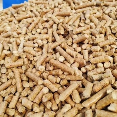 Tabletki o różnej długości Drewniany pellet z naturalnych sprasowanych trocin